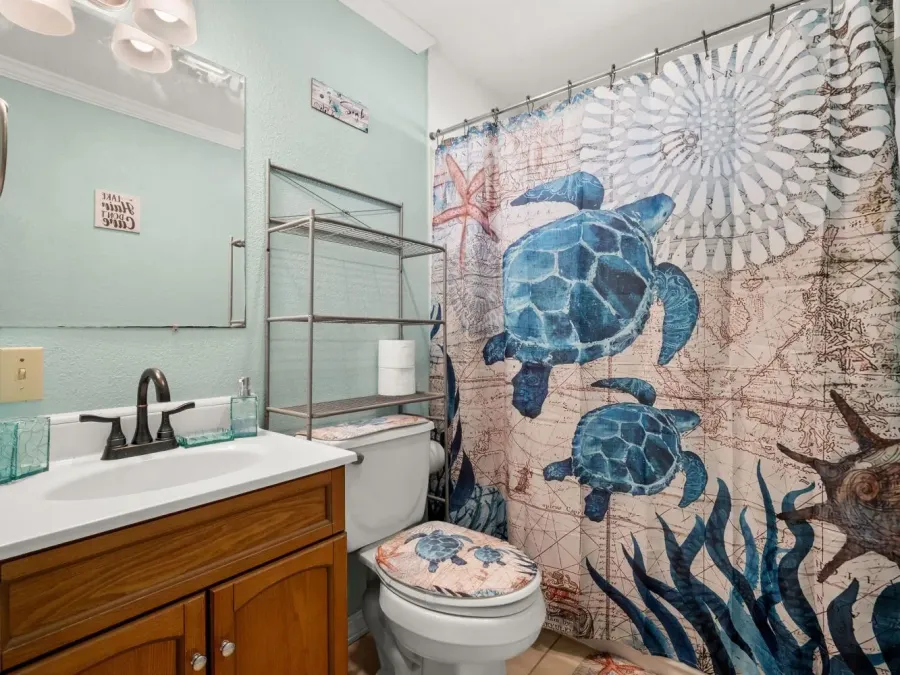 Bathroom 2 nicely decorated with the lake feel. Bathroom 2 nicely decorated with the lake feel.